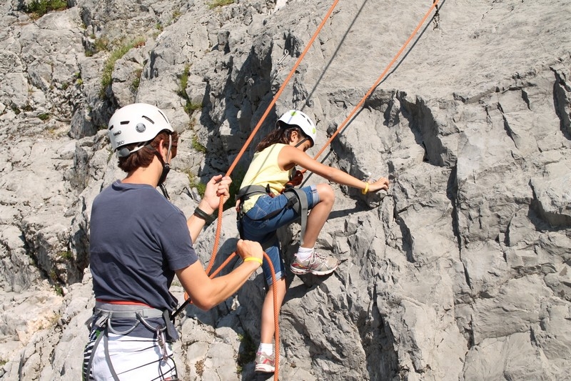 Village Camps International Summer Camp Leysin, Switzerland 2026-08-15 https://www.villagecamps.com/journals_admin/images/691-9-climb (35).jpg